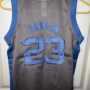 Nike- Jersey Youth Small (sz 8-10) Michael Jordan #23